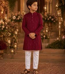 Maroon embroidered cotton straight kurta