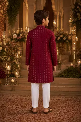 Maroon embroidered cotton straight kurta