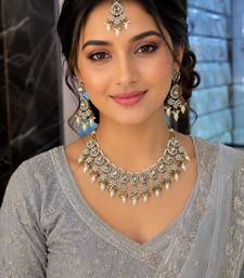 White color necklace set with earrings & maang tikka | kundan & agate stone | lekar gold plating