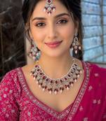 Rani color necklace set with earrings & maang tikka | kundan & agate stone | lekar gold plating