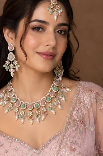 Pink pista color necklace set with earrings & maang tikka | kundan & agate stone | lekar gold plating