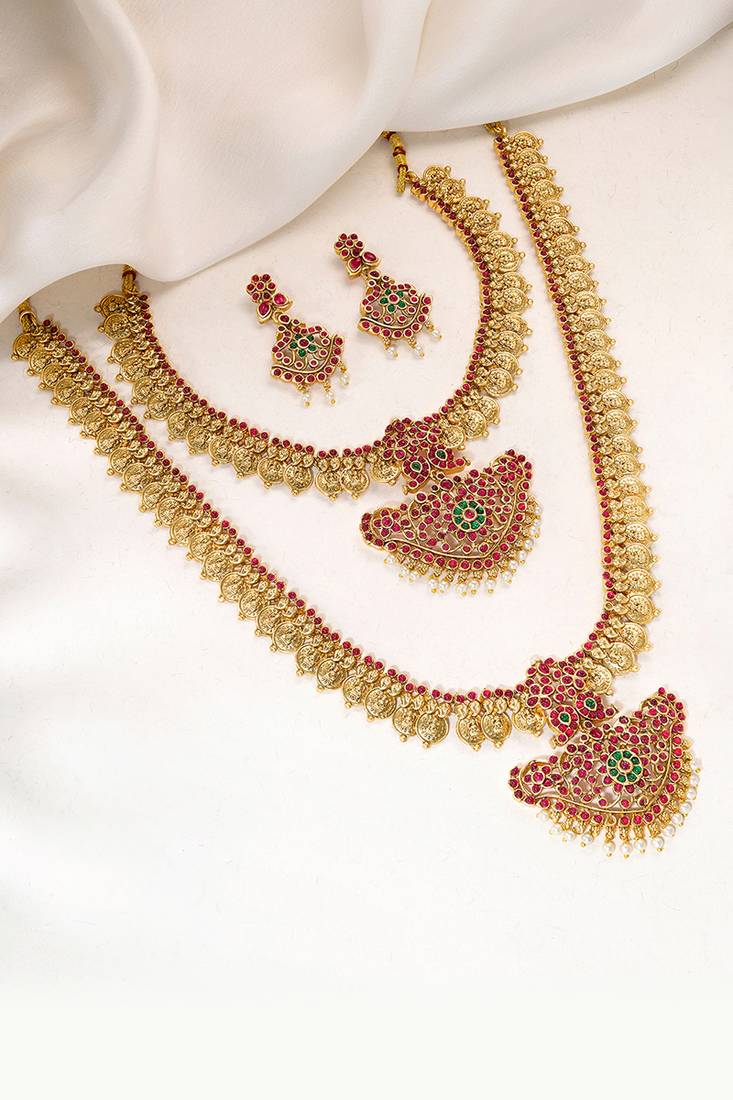 Gold plated faux kundan & beads studded bridal necklace earrings & maangtikka jewellery set