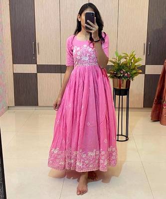 Baby Pink Color Embroidery Work And Back Side Dori Pattern Mul Cotton Gown Set 1