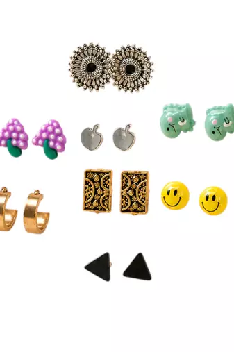 Set of 8 fancy combo stud earrings