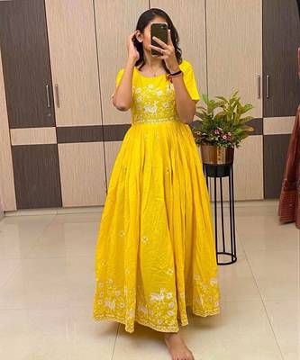 Yellow Color Embroidery Work And Back Side Dori Pattern Mul Cotton Gown Set 1