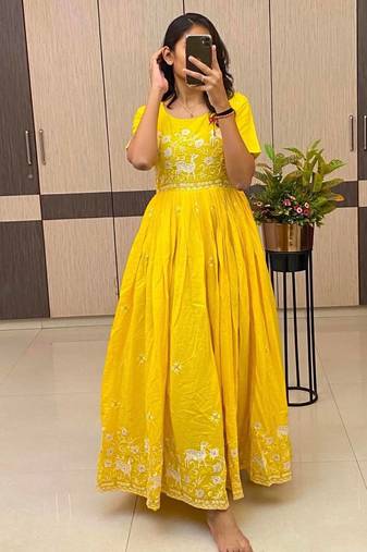 Yellow Color Embroidery Work And Back Side Dori Pattern Mul Cotton Gown Set