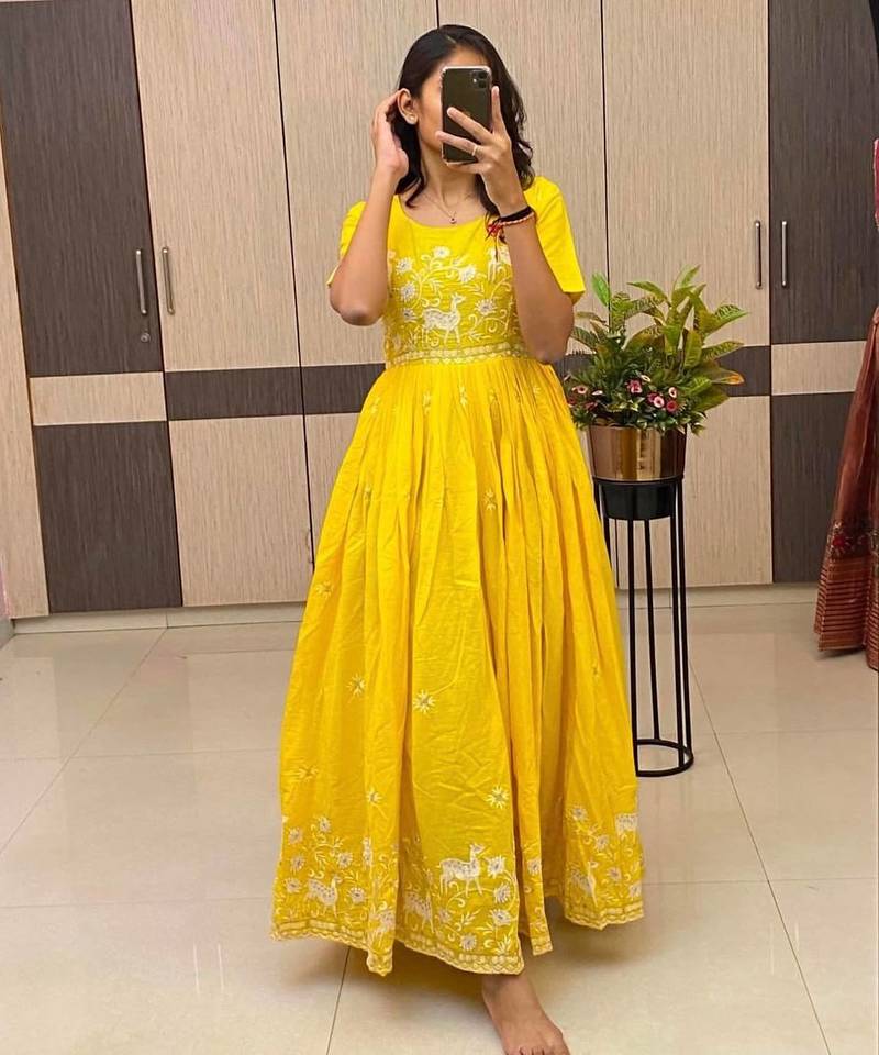 Yellow Color Embroidery Work And Back Side Dori Pattern Mul Cotton Gown Set