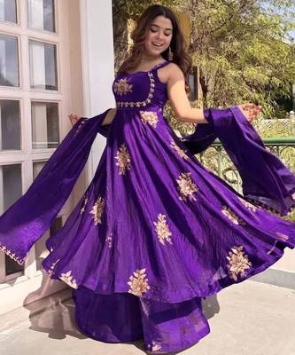 Women's purple embroidered silk blend flared kurta with full inner with palazzo and dupatta 1