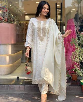 Women's off white straight embroidered viscose kurta set with pant and dupatta 3