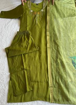 Mahendi mul chanderi kurti pant dupatta set 2