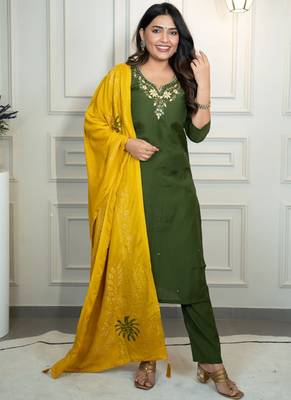 Green roman silk blend kurti pant dupatta set 1