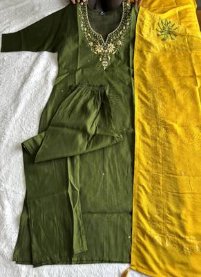 Green roman silk blend kurti pant dupatta set 2