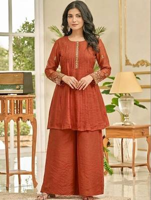 Women Ethnic Motifs Embroidered Pleated Thread Work Kurti with Palazzos 2