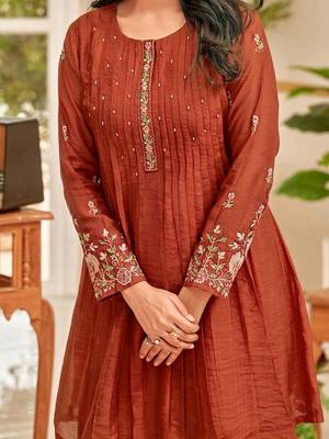 Women Ethnic Motifs Embroidered Pleated Thread Work Kurti with Palazzos 4