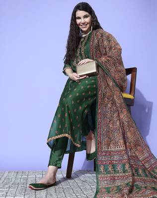 Women Floral Printed Thread Work Chanderi Kurta with Trousers & With Dupatta 1