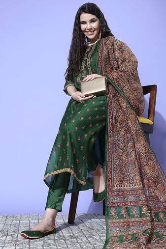 Women Floral Printed Thread Work Chanderi Kurta with Trousers & With Dupatta