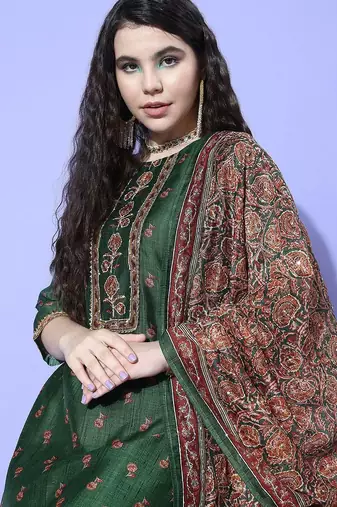 Women Floral Printed Thread Work Chanderi Kurta with Trousers & With Dupatta