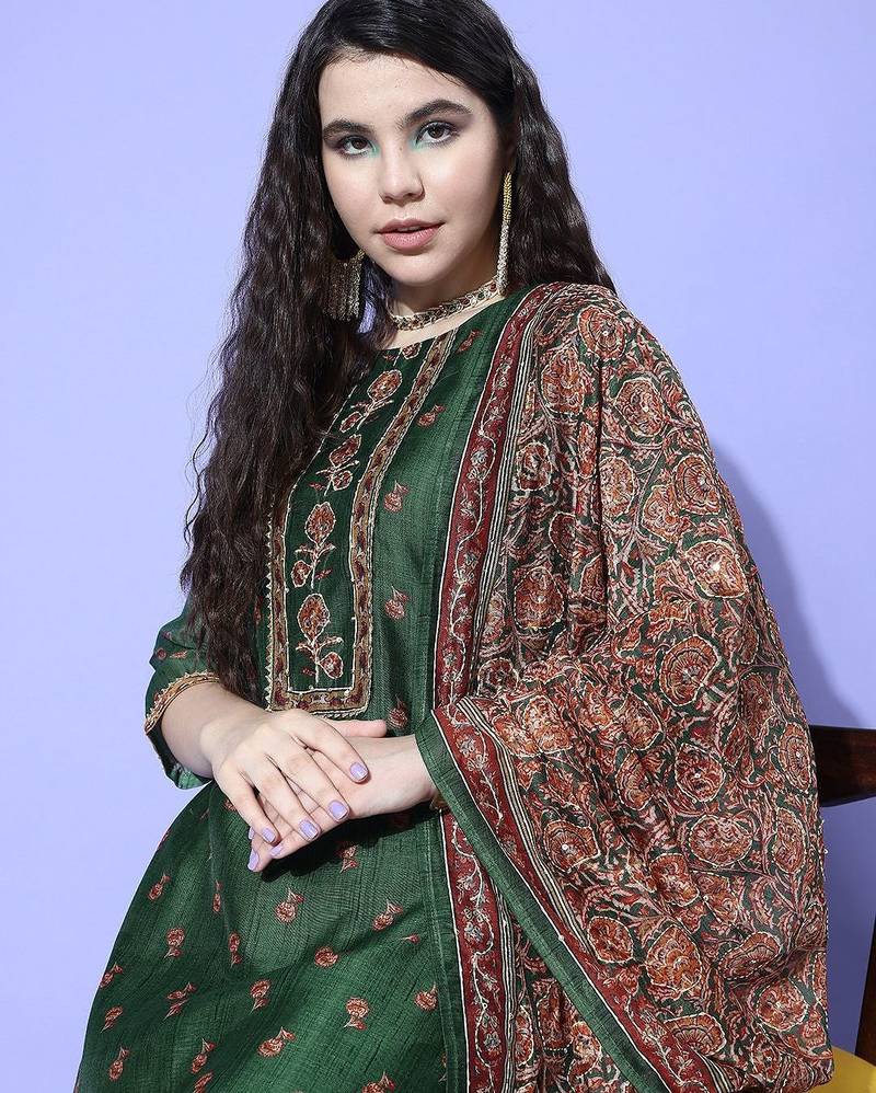 Women Floral Printed Thread Work Chanderi Kurta with Trousers & With Dupatta