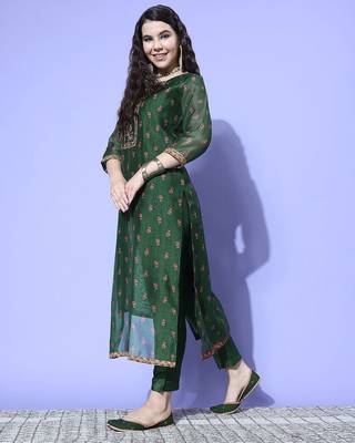 Women Floral Printed Thread Work Chanderi Kurta with Trousers & With Dupatta 4
