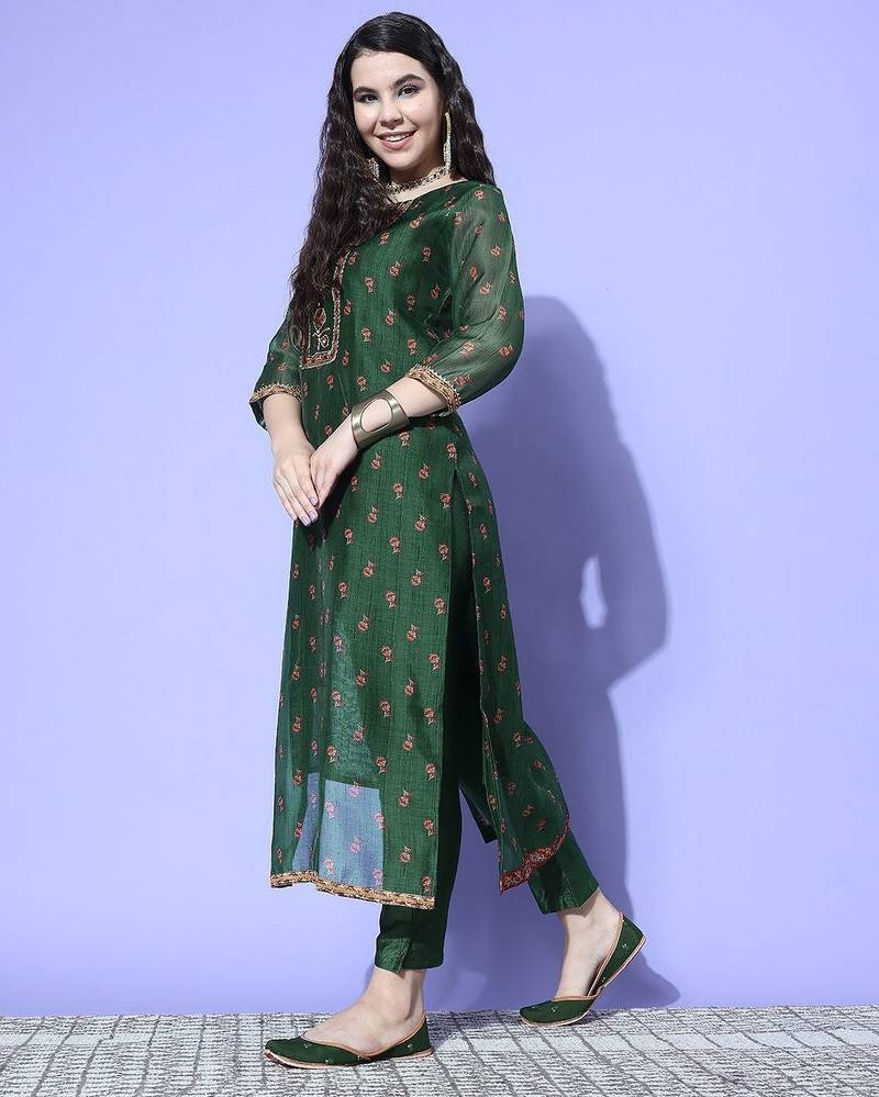 Women Floral Printed Thread Work Chanderi Kurta with Trousers & With Dupatta