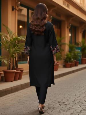 Women Embroidered V-Neck Pure Cotton Kurta Sets 4