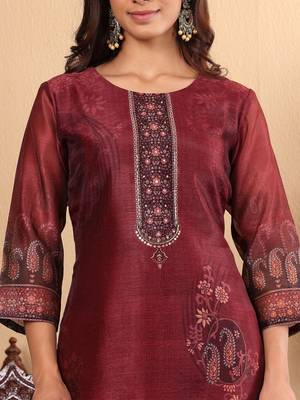 Floral Printed Sequinned Chanderi Straight Kurta with Trousers & Dupatta 3