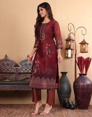Floral Printed Sequinned Chanderi Straight Kurta with Trousers & Dupatta 6