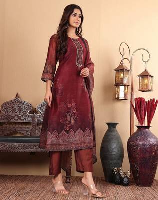 Floral Printed Sequinned Chanderi Straight Kurta with Trousers & Dupatta 7