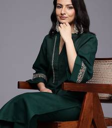 Ethnic Motifs Embroidered Thread Work Republic Day Kurta with Trousers