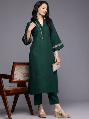 Ethnic Motifs Embroidered Thread Work Republic Day Kurta with Trousers 1