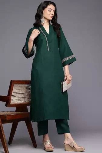 Ethnic Motifs Embroidered Thread Work Republic Day Kurta with Trousers