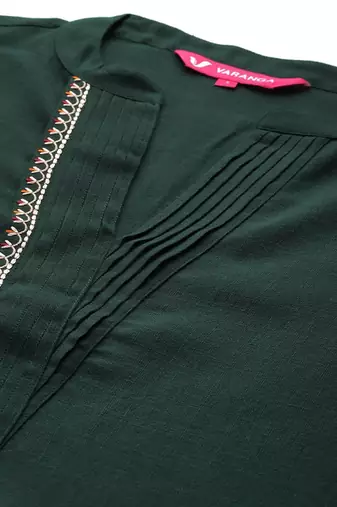 Ethnic Motifs Embroidered Thread Work Republic Day Kurta with Trousers