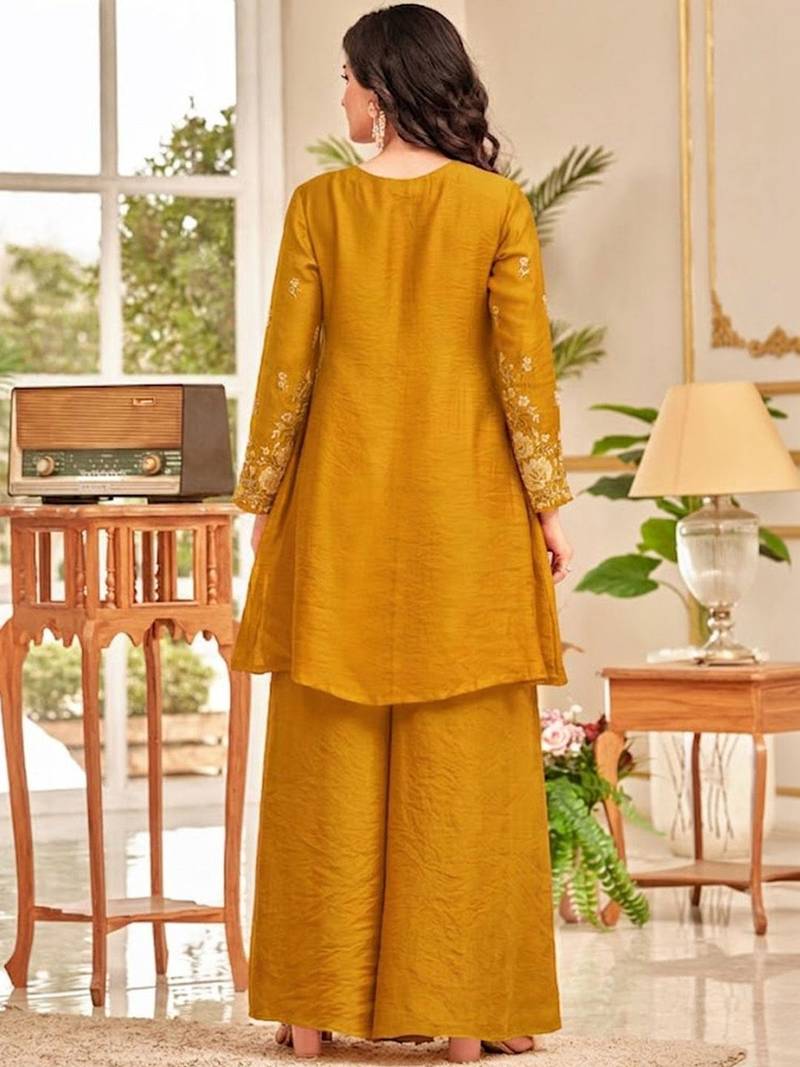 Women Ethnic Motifs Embroidered Pleated Thread Work Kurti with Palazzos
