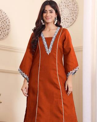 V-Neck Embroidered Thread Work Straight Kurta With Trousers 2