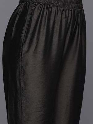 Women Printed Regular Chanderi Silk Kurta with Trousers & Dupatta 4