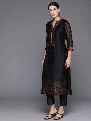 Women Printed Regular Chanderi Silk Kurta with Trousers & Dupatta 6