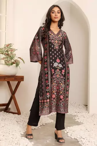 Floral Printed V-Neck A-Line Chanderi Straight Kurta with Trousers