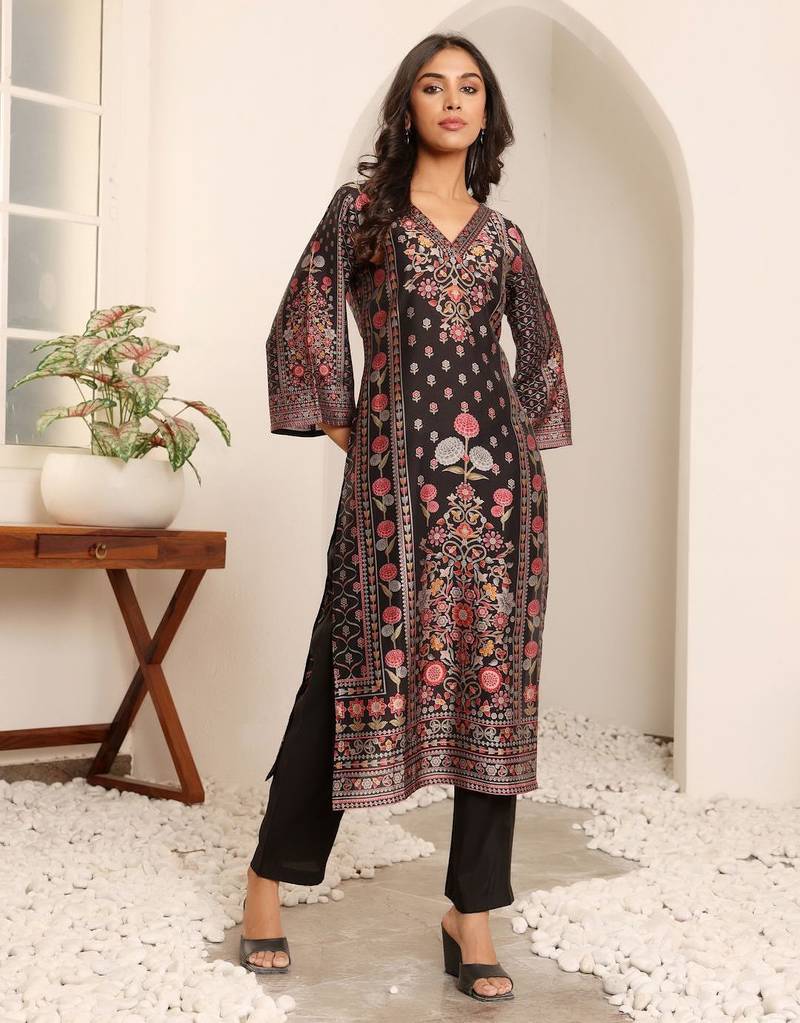 Floral Printed V-Neck A-Line Chanderi Straight Kurta with Trousers