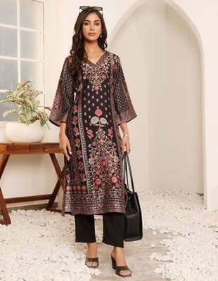 Floral Printed V-Neck A-Line Chanderi Straight Kurta with Trousers 7
