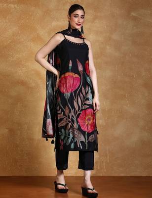 Women Floral Printed Kurta with Trousers & Dupatta 4