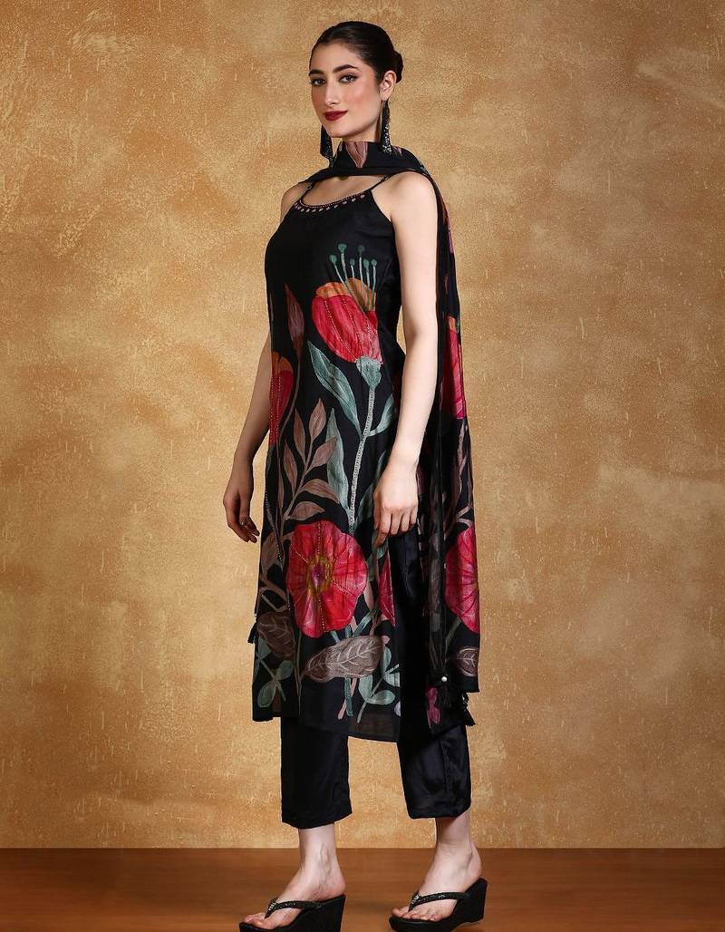 Women Floral Printed Kurta with Trousers & Dupatta