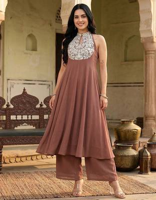 Floral Embroidered Panelled Georgette Anarkali Kurta With Trouser 6
