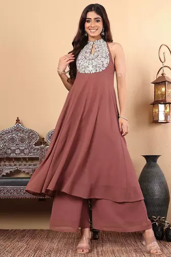 Ethnic Motifs Yoke Design Panelled Thread Work Anarkali Kurta with Trousers