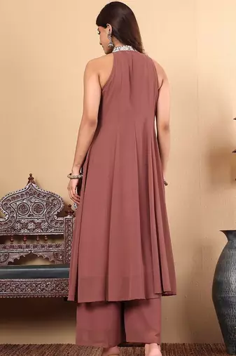 Ethnic Motifs Yoke Design Panelled Thread Work Anarkali Kurta with Trousers
