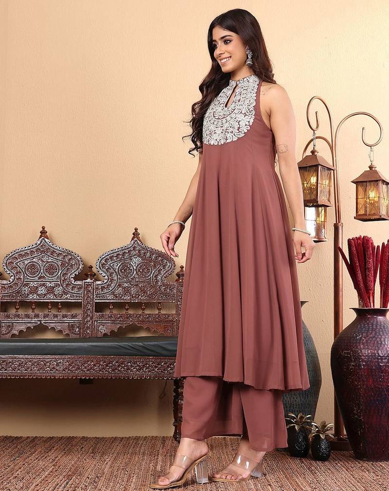 Ethnic Motifs Yoke Design Panelled Thread Work Anarkali Kurta with Trousers