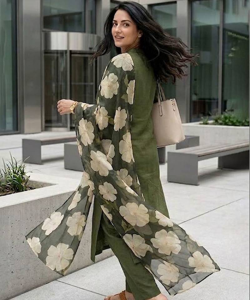 Women Regular Kurta with Trousers & With Dupatta