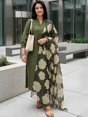 Women Regular Kurta with Trousers & With Dupatta 3