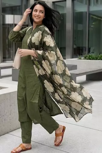 Women Regular Kurta with Trousers & With Dupatta