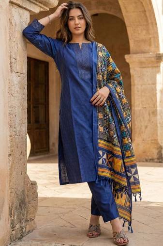 Women Kurta with Trousers & With Dupatta