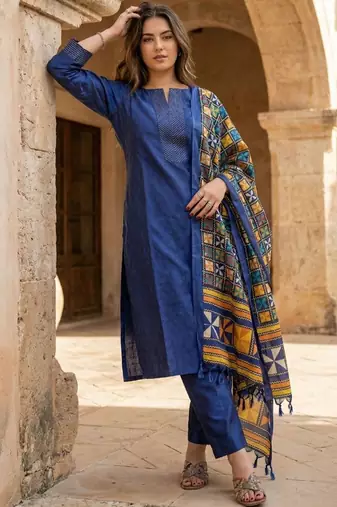 Women Regular Kurta with Trousers & With Dupatta